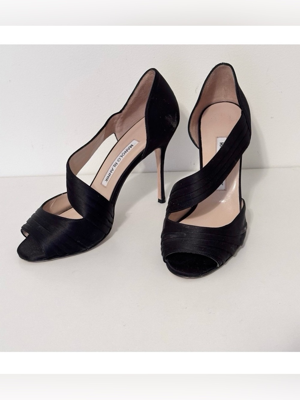 Manolo Blahnik Classic Black Satin Evening Heels 38
